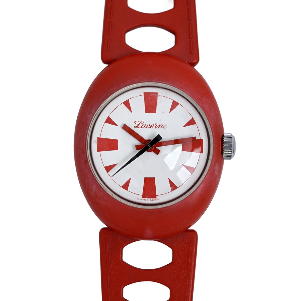 Lucerne Swiss Ladies Acrylic Case Well Preserved Vintage 1970s Mechanical Watch